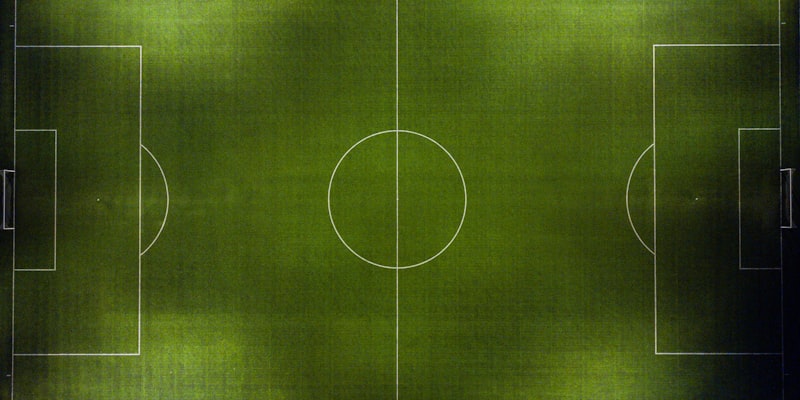 赛事技术合作伙伴签约仪式 - 企业代表与FIFA官员握手合影